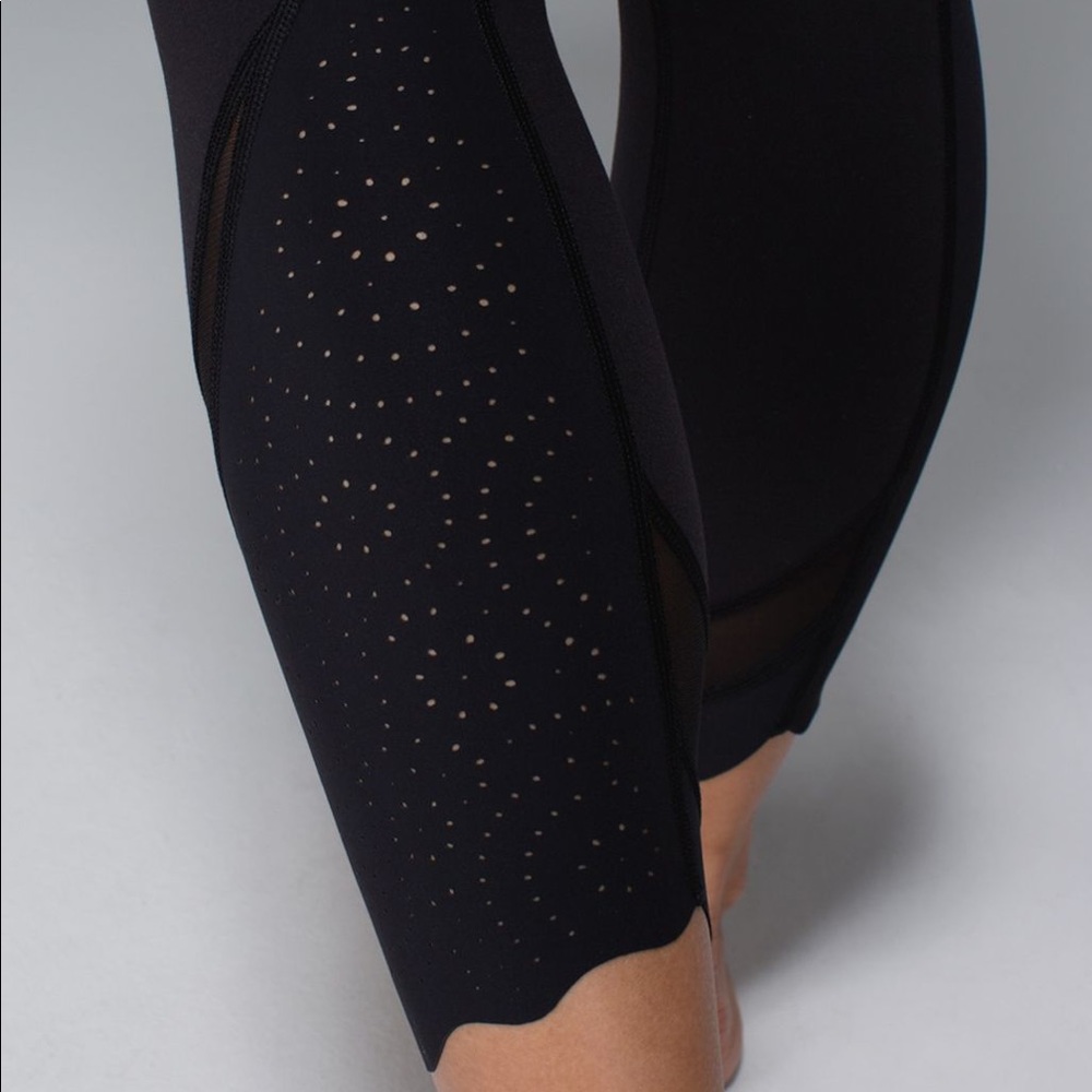 Lululemon wunder under pant *laser cut roll down 6